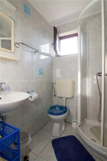 Apartment Burmy Pola Affittacamere