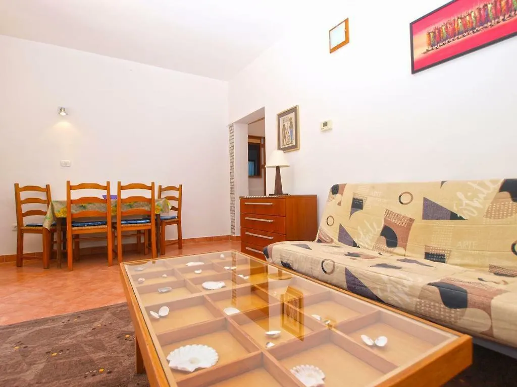 Affittacamere Apartment Burmy Pola