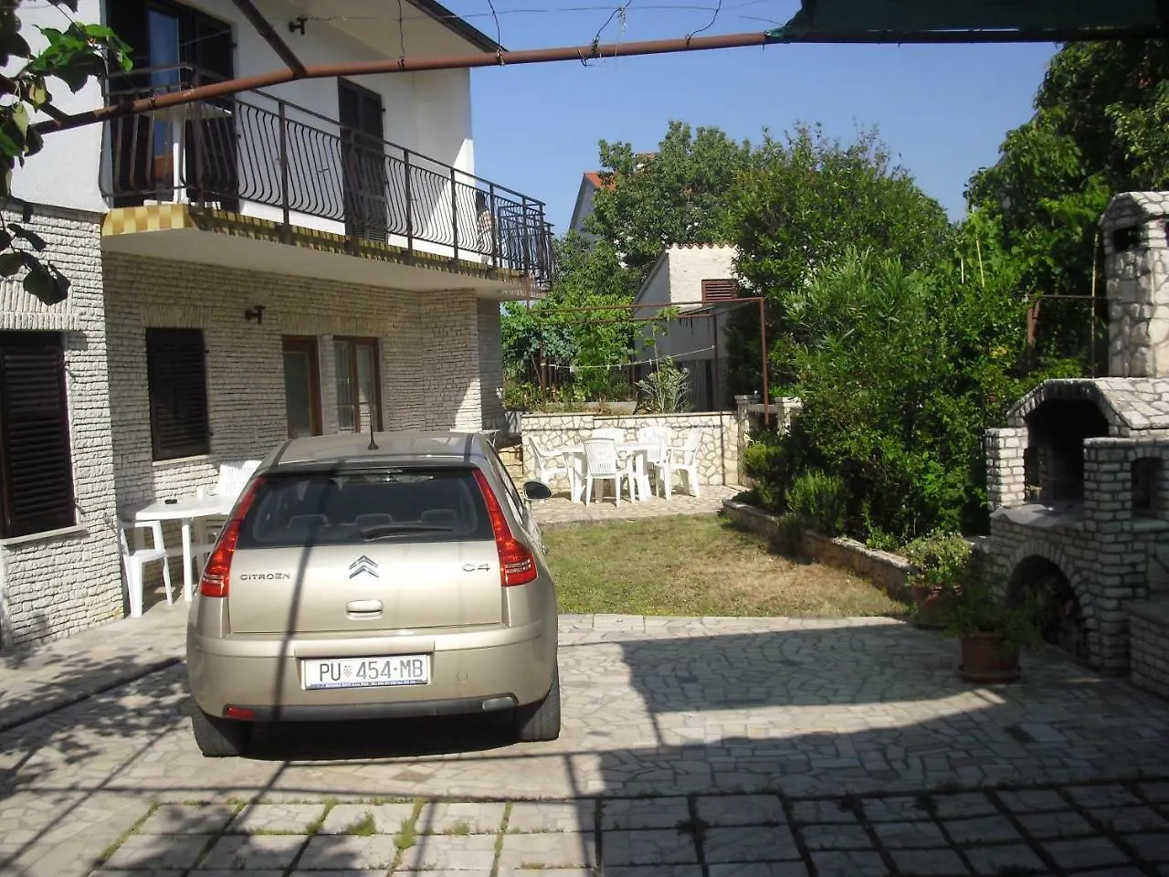 Pensionat Apartment Burmy Pula
